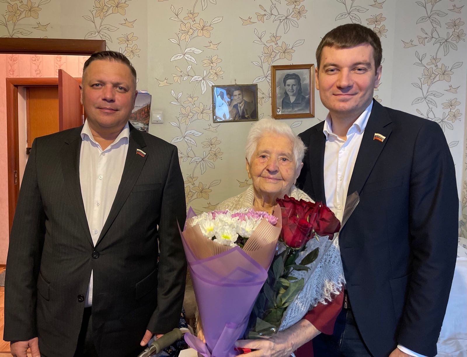 Илья Ножечкин поздравил жительницу Ульяновска с 100-летием!