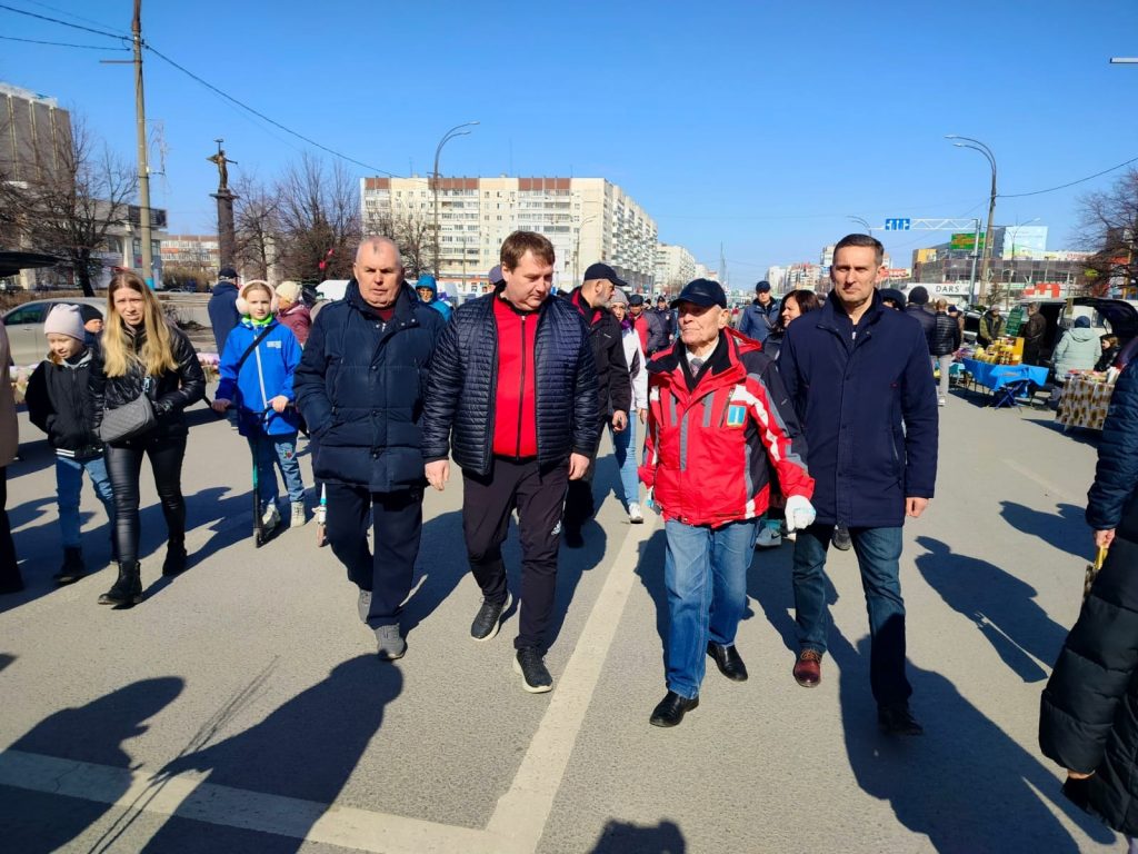 Почти девять тысяч ульяновцев посетили ярмарку в Заволжском районе - УлСити  - новости Ульяновска