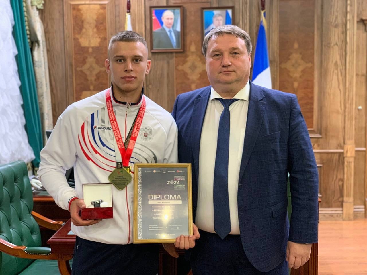 В Ульяновске поздравили спортсмена Артура Хакимова с победой на играх БРИКС!